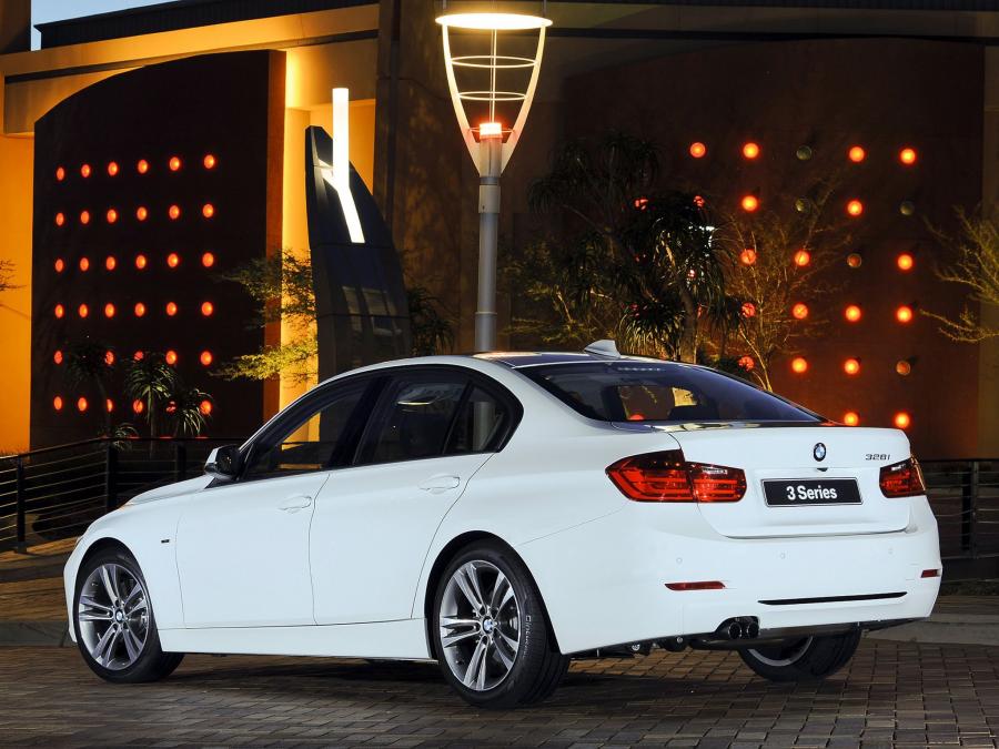  BMW 328i Sedan Sport Line 2012 года  (ZA) (фото 11 из 16)